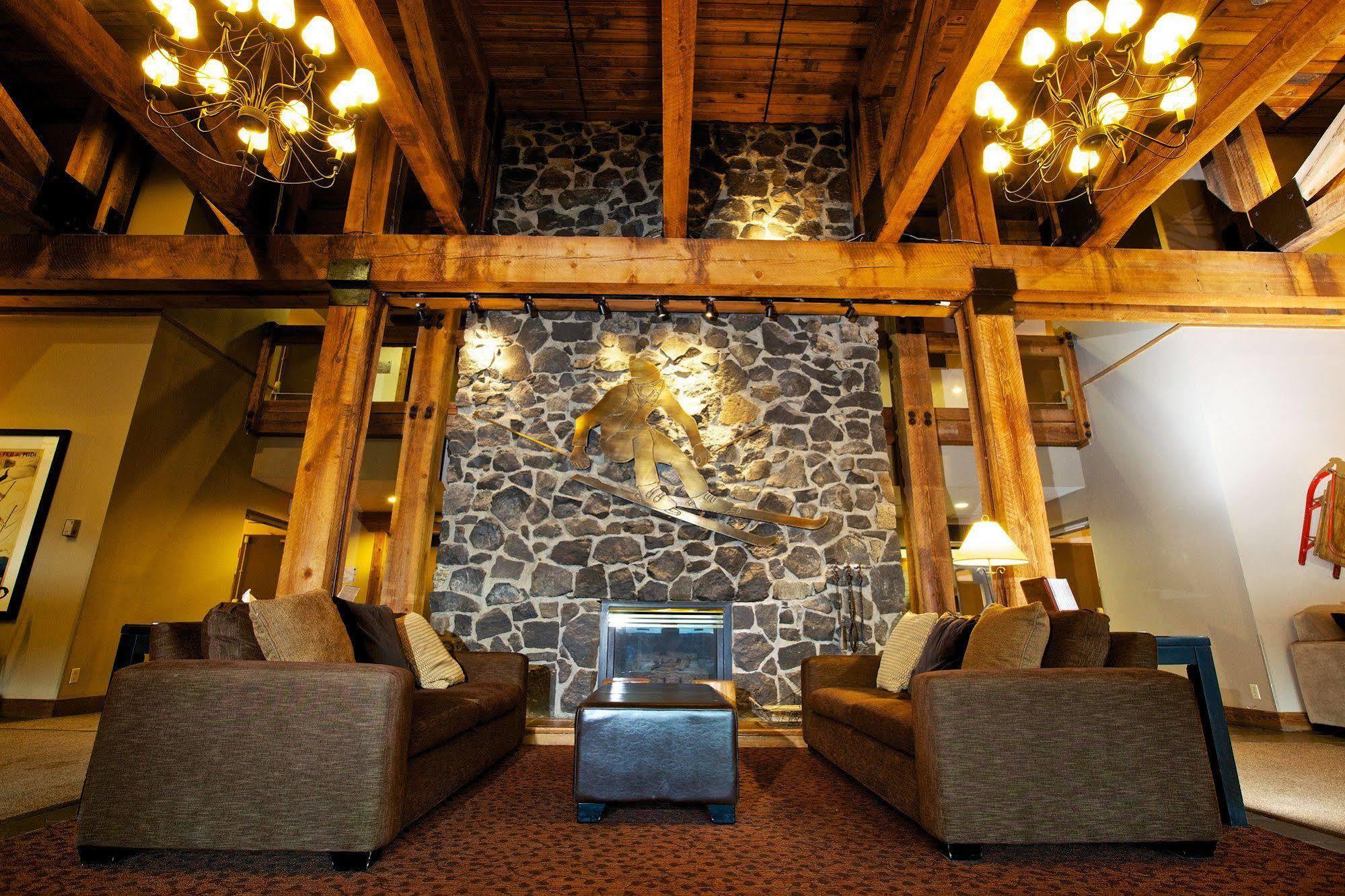 Tantalus Resort Lodge Вістлер Екстер'єр фото